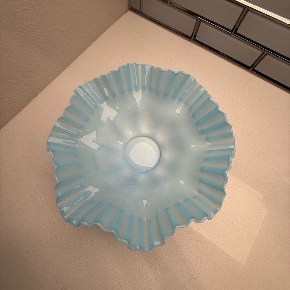 Vintage Bride's Basket Blue Fenton Ruffled Edges Bowl with Metal Holder - Picture 10 of 17